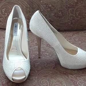 Jennifer Lopez stilettos